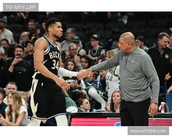 老里弗斯谈字母哥伤情：雄鹿未摆烂联盟将调查